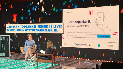 Afbeelding Leonie Steggink, directeur Accessibility wordt geïnterviewd tijdens online INC. Festival