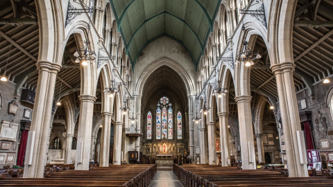 binnenkant van een kerkgebouw