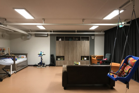 overzicht woonkamer met nieuwe verlichting