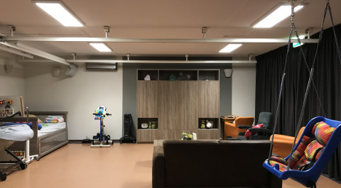 overzicht woonkamer met nieuwe verlichting